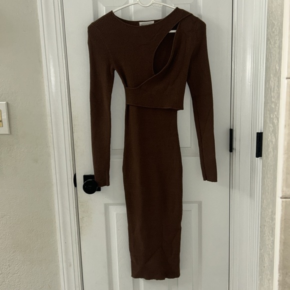 Olive & Oak Cut-Out Body-con Dress - Picture 2 of 9